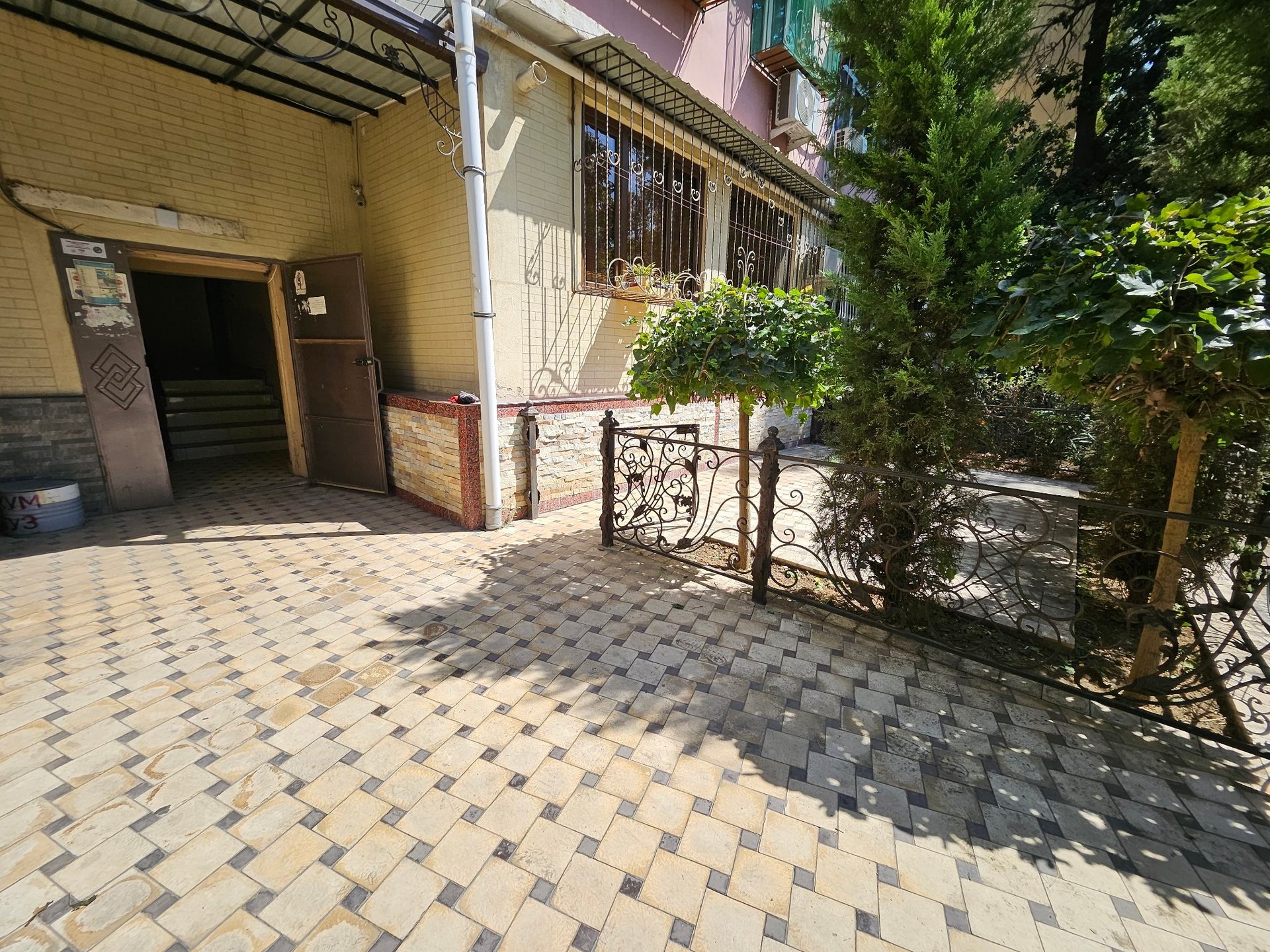 Sotiladi Kvartira metro beruni — 第 1 张图片