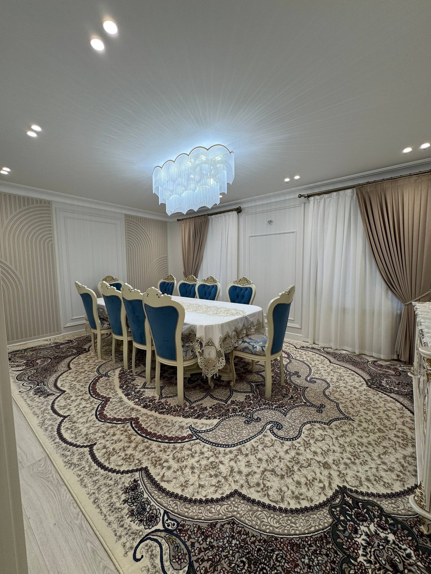 Коттедж с площадью 240 м² — Rasm 1