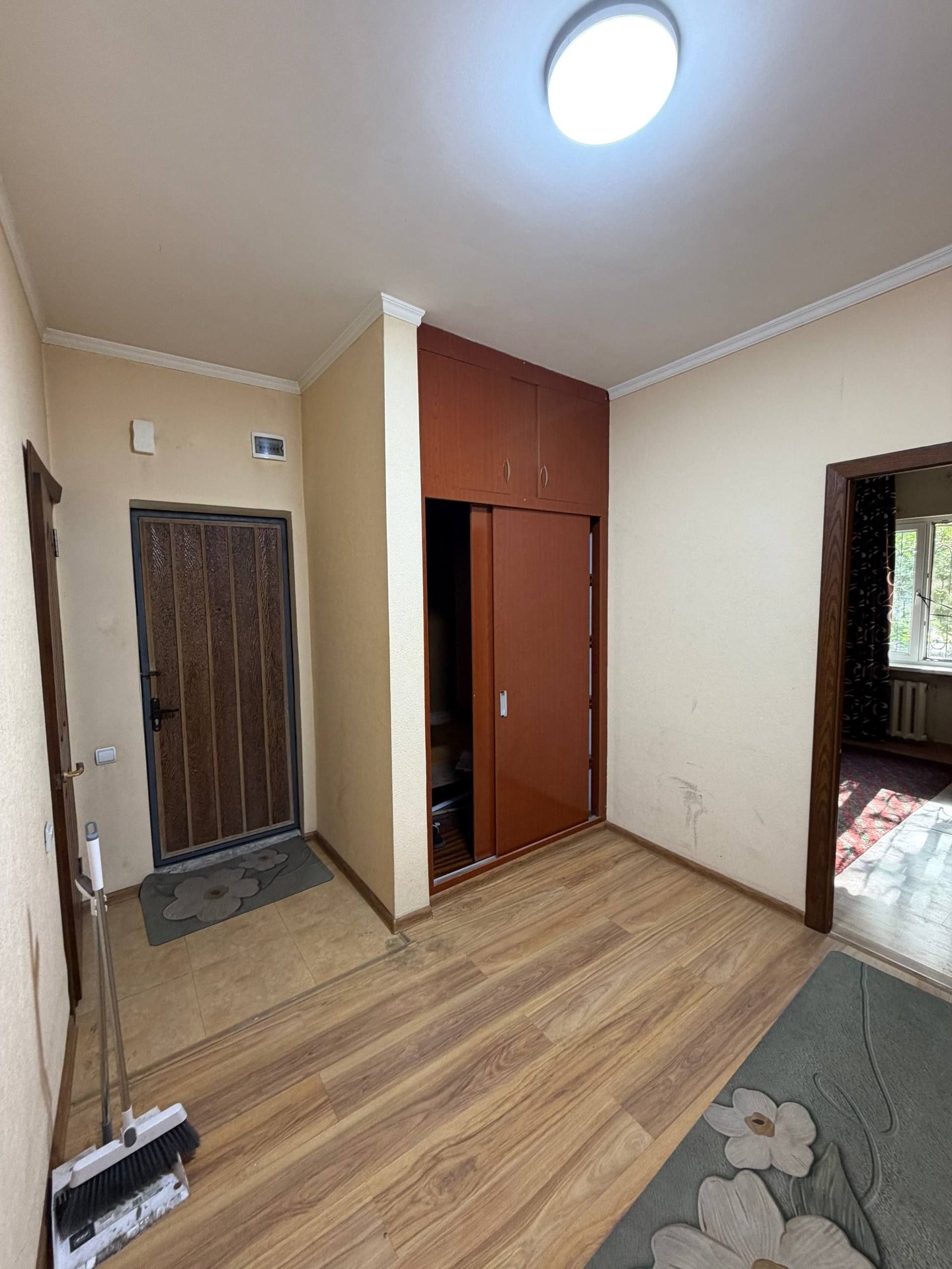 QIZLAR SHERIKLIKA YOSH OYLA BILAN — Rasm 1