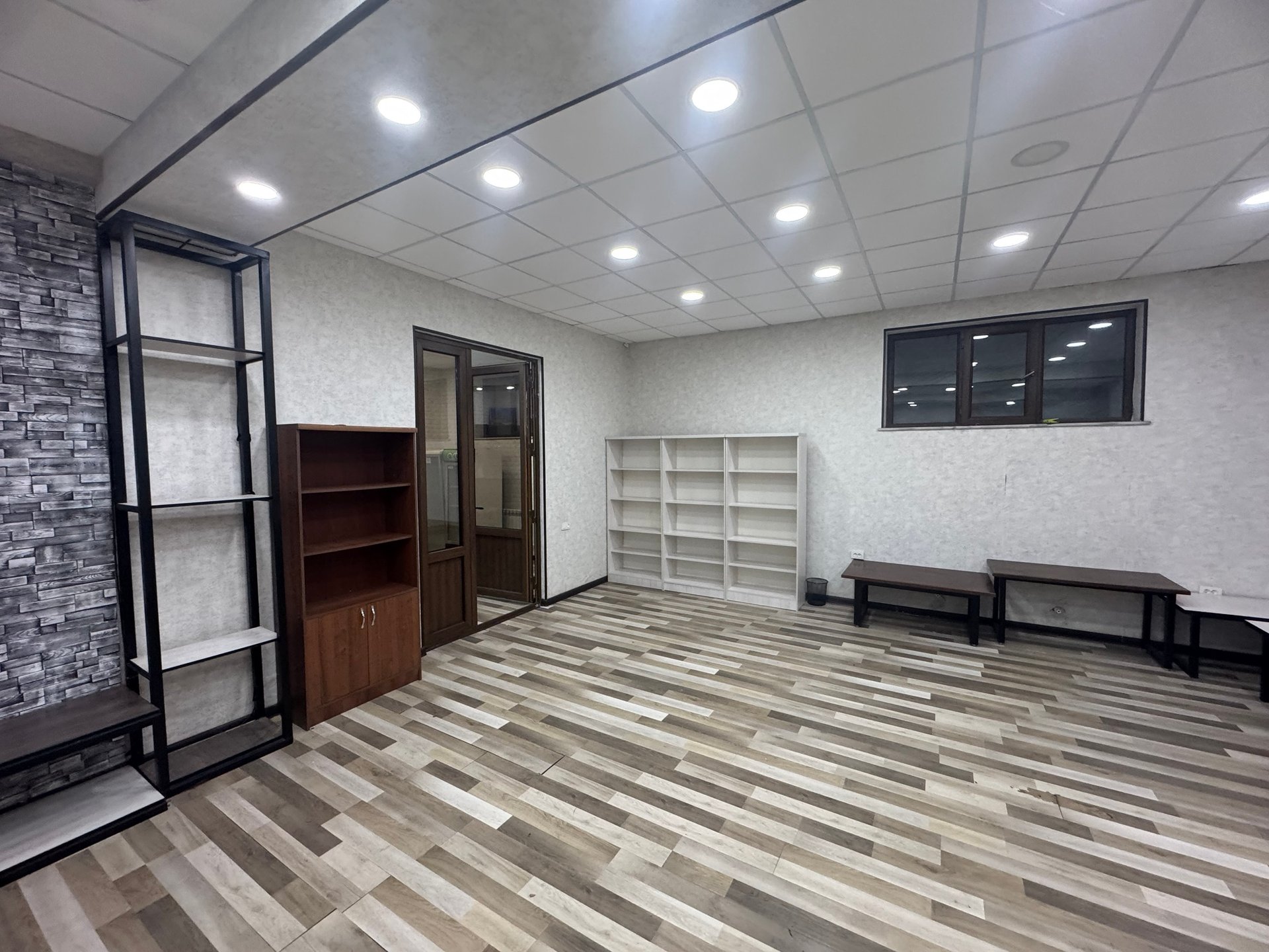 Chilonzor-17 da 100 m2 ofis -1 etajda. — 第 1 张图片