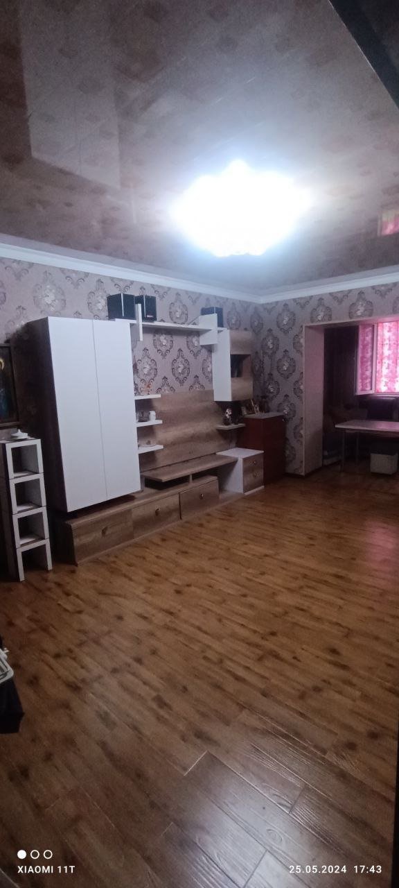 Продаётся 4/4/4 квартира — 第 1 张图片