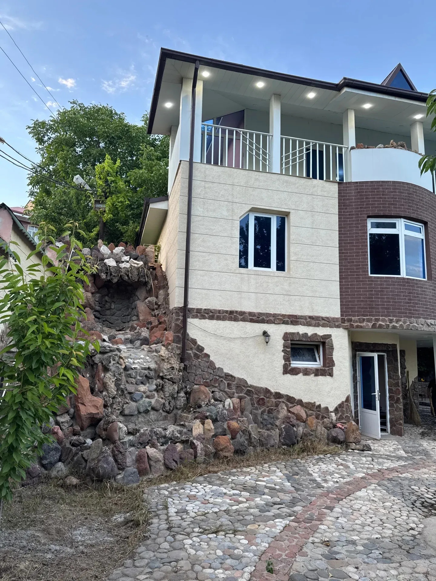 Bochkada dacha 9.13sotok 3etaj lokatsiya Zor masjidni tepasida dacha sotiladi - Image 1