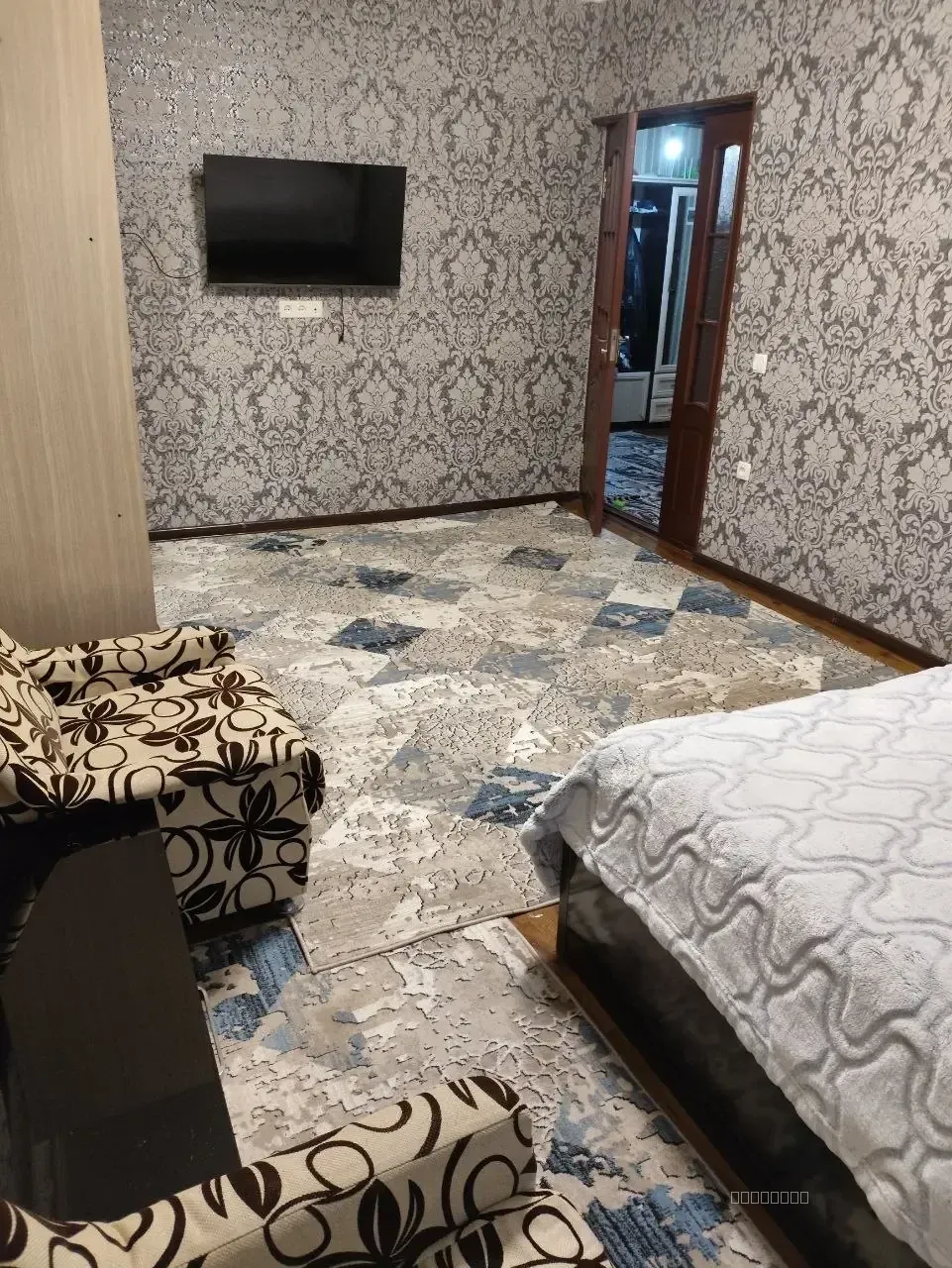 Shayxotohur Tinchlik Metro G'uncha Bog' Ko'chada 3xonali 4_etashka Do'm 1_Etasj Sotiladi - Image 1