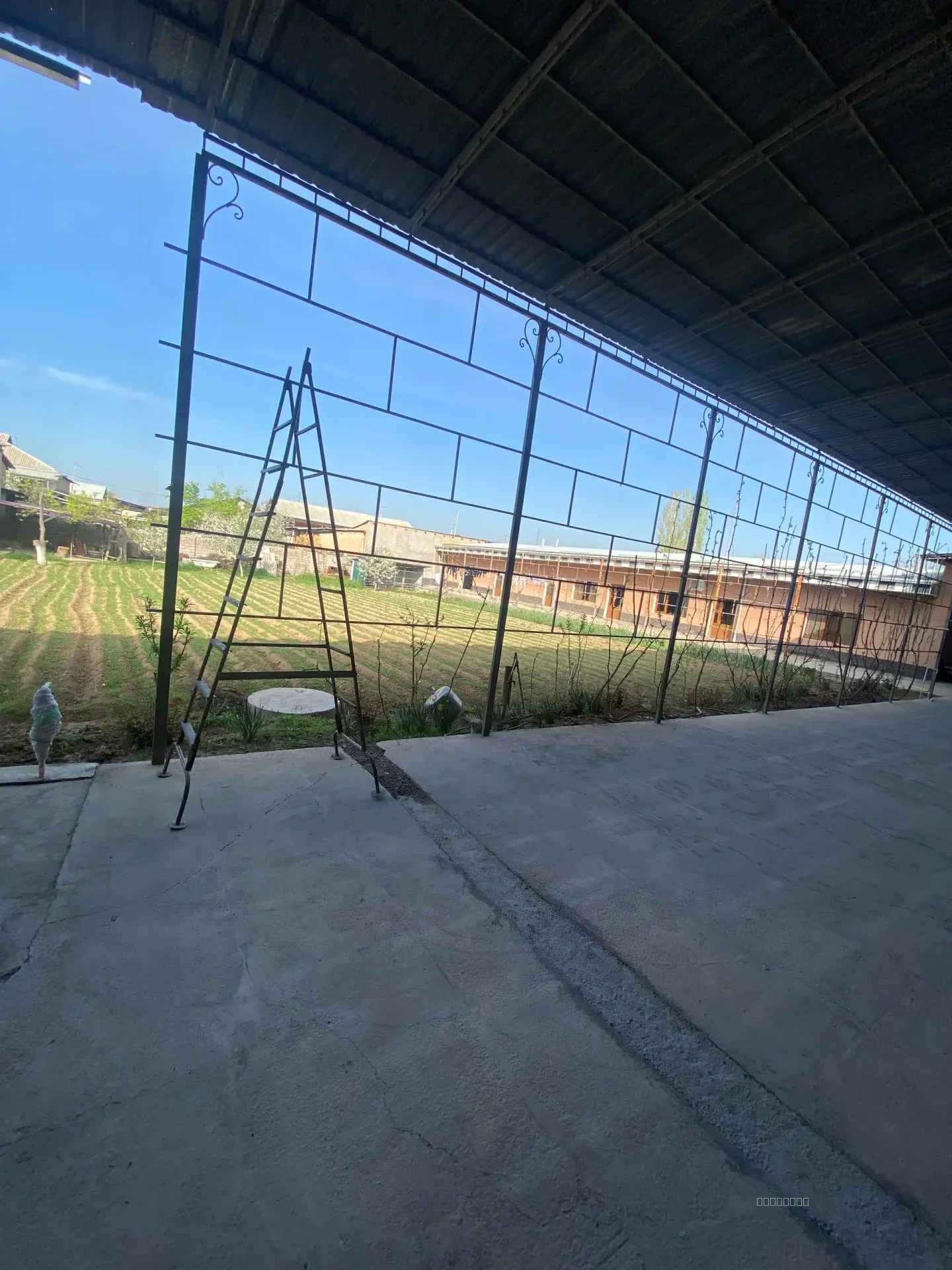 Hovli - Image 1