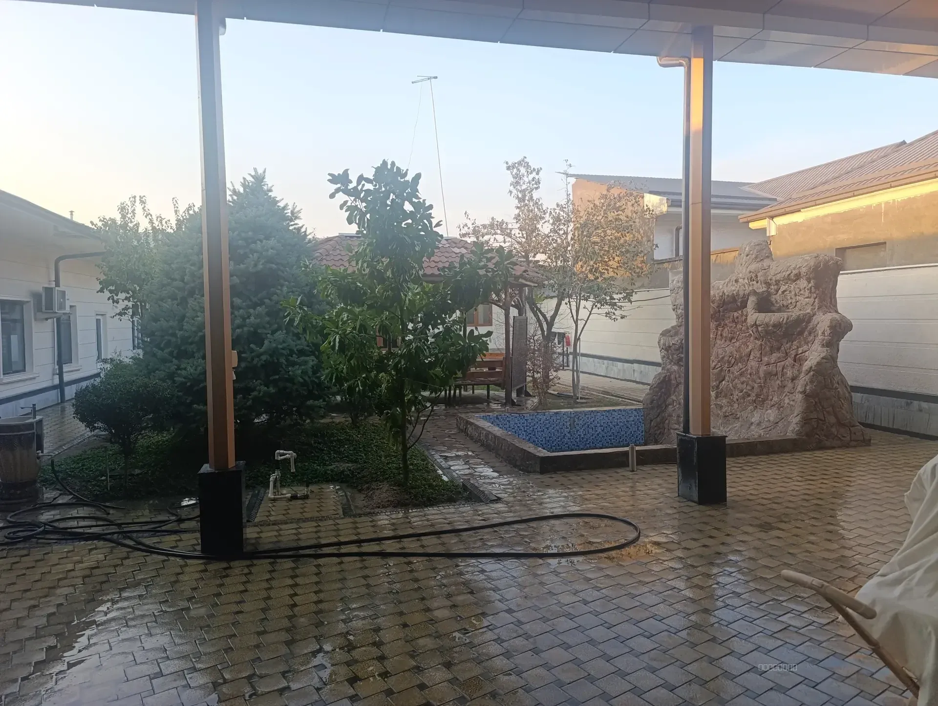 Sirg'ali tumani Qum ariq mahallasida 7.8 sotixli xonadon sotiladi - Image 1