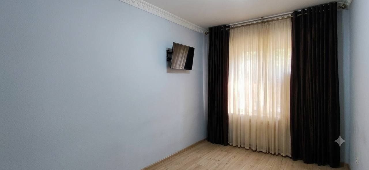 Olmazor tumani,qoraqamish 2/4da 4 xonali,oldi orqa agoroti borli 1 etaj uy sotiladi - Image 1