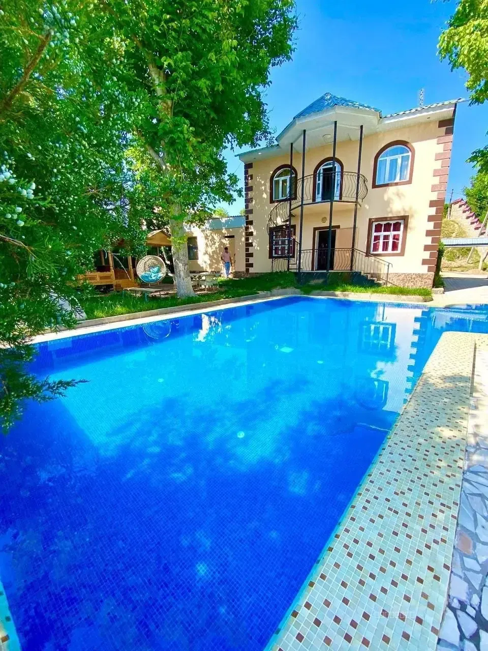 Manzarali Dacha - Image 1